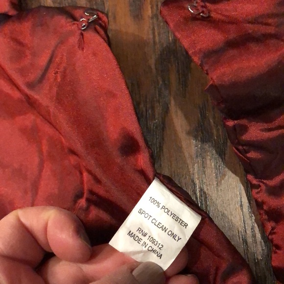 Gorgeous burgundy rust tree skirt with tassels - Picture 4 of 4